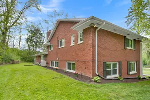 1435 Victoria Circle, Elm Grove, WI 53122 - Photo 4