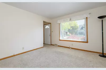 1520  Menomonee Ave, South Milwaukee, WI 53172 - Photo 4