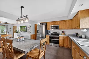 373 Garfield St, Burlington, WI 53105 - Photo 6