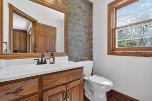 S1W31448 Hickory Hollow Ct, Delafield, WI 53018 - Photo 12