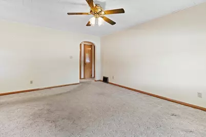 1420  Neenah St, Watertown, WI 53094 - Photo 4