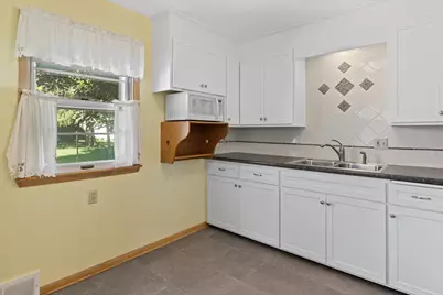 1420  Neenah St, Watertown, WI 53094 - Photo 10