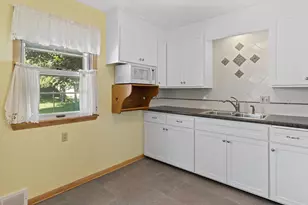 1420 Neenah St, Watertown, WI 53094 - Photo 10