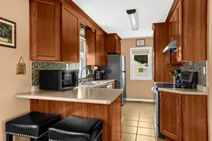 348 24th St, La Crosse, WI 54601 - Photo 8