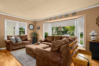 348  24th St, La Crosse, WI 54601 - Photo 4