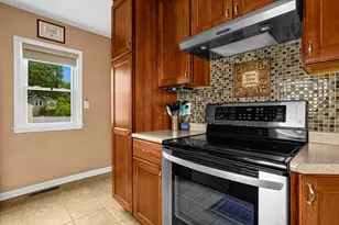 348 24th St, La Crosse, WI 54601 - Photo 10