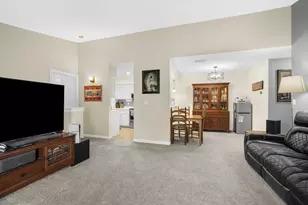 n110w16973 Ashbury Cir, Germantown, WI 53022 - Photo 6