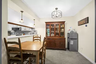 n110w16973 Ashbury Cir, Germantown, WI 53022 - Photo 4