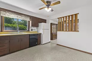 2833 Ohio St, Racine, WI 53405 - Photo 8