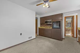 2833 Ohio St, Racine, WI 53405 - Photo 6