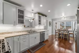 N98W17973 Bramblewood Ct, Germantown, WI 53022 - Photo 8