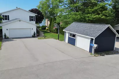 6058  Shady Ln, Hartford, WI 53027 - Photo 6