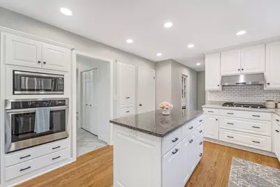 720 W Clovernook Ln, Glendale, WI 53217 - Photo 12