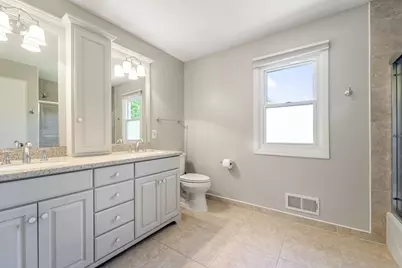 720 W Clovernook Ln, Glendale, WI 53217 - Photo 24