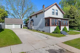1120 S 23rd St, Manitowoc, WI 54220 - Photo 2