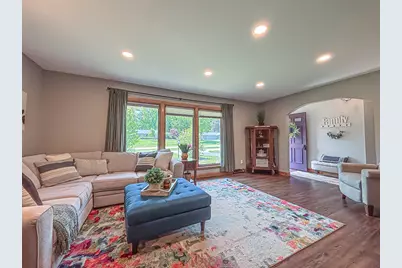 21660  Mayrose Blvd, Brookfield, WI 53045 - Photo 8