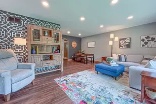 21660 Mayrose Blvd, Brookfield, WI 53045 - Photo 6