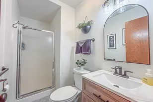 21660 Mayrose Blvd, Brookfield, WI 53045 - Photo 22