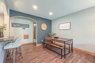 21660 Mayrose Blvd, Brookfield, WI 53045 - Photo 10