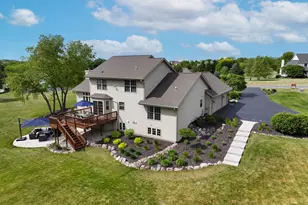 S89W31671 Cooper Pkwy, Mukwonago, WI 53149 - Photo 2