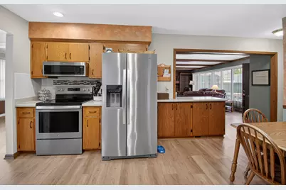 116  Virginia St, Racine, WI 53405 - Photo 8