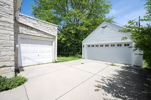 5516 N Lydell Ave, Whitefish Bay, WI 53217 - Photo 12