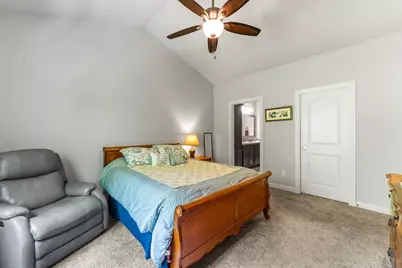 830  Elise Ct, Waukesha, WI 53189 - Photo 10