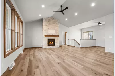 338  Rawley Ct, Two Rivers, WI 54241 - Photo 6