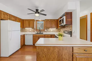 429 Center Ave, Oostburg, WI 53070 - Photo 2