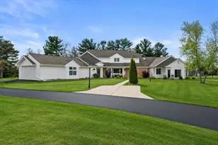 S90W34465 Whitetail Dr, Eagle, WI 53119 - Photo 2