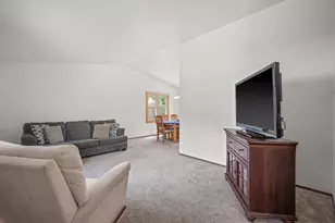 16005 W Allison Dr, New Berlin, WI 53151 - Photo 6