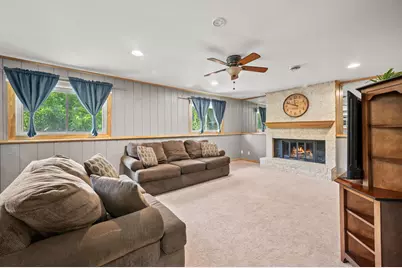 16005 W Allison Dr, New Berlin, WI 53151 - Photo 12