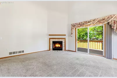 4650 S Forest Point Blvd, New Berlin, WI 53151 - Photo 4
