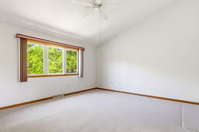 4650 S Forest Point Blvd, New Berlin, WI 53151 - Photo 14