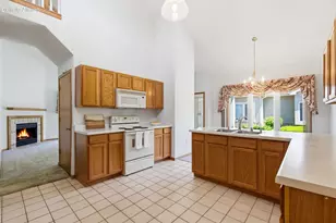 4650 S Forest Point Blvd, New Berlin, WI 53151 - Photo 10