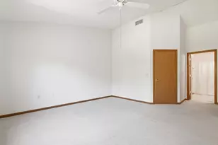 4650 S Forest Point Blvd, New Berlin, WI 53151 - Photo 18