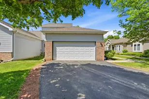 4650 S Forest Point Blvd, New Berlin, WI 53151 - Photo 28