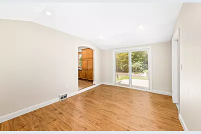 12400  Elmhurst Pkwy, Elm Grove, WI 53122 - Photo 18