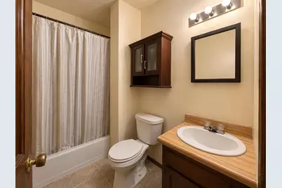 2375 S 16th St #2377, Milwaukee, WI 53215 - Photo 12
