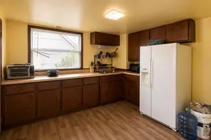 2375 S 16th St, Milwaukee, WI 53215 - Photo 6