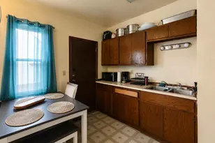 2375 S 16th St, Milwaukee, WI 53215 - Photo 10