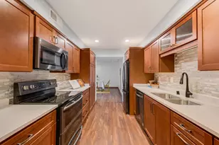 2525 S Shore Dr, Milwaukee, WI 53207 - Photo 20