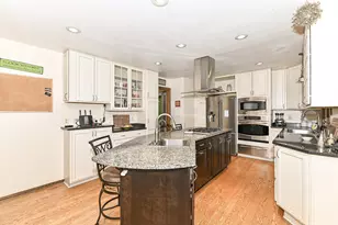 21601 W Lochinvar Ln, New Berlin, WI 53146 - Photo 14
