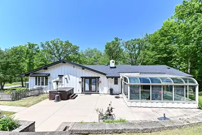 21601 W Lochinvar Ln, New Berlin, WI 53146 - Photo 40