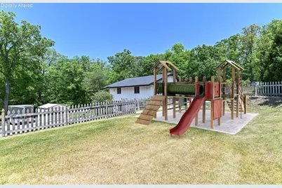 21601 W Lochinvar Ln, New Berlin, WI 53146 - Photo 44