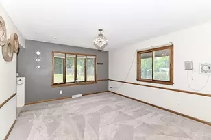 21601 W Lochinvar Ln, New Berlin, WI 53146 - Photo 18