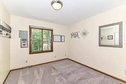 21601 W Lochinvar Ln, New Berlin, WI 53146 - Photo 22