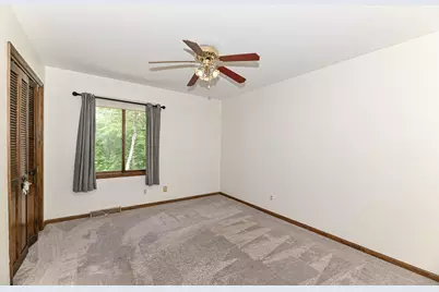21601 W Lochinvar Ln, New Berlin, WI 53146 - Photo 28
