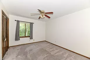 21601 W Lochinvar Ln, New Berlin, WI 53146 - Photo 28