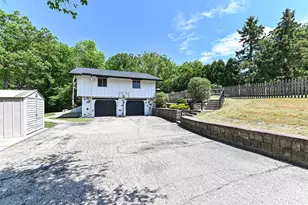 21601 W Lochinvar Ln, New Berlin, WI 53146 - Photo 46